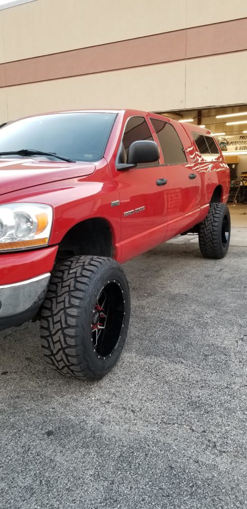 The Benefits of Getting a Lift Kit for Your Truck
